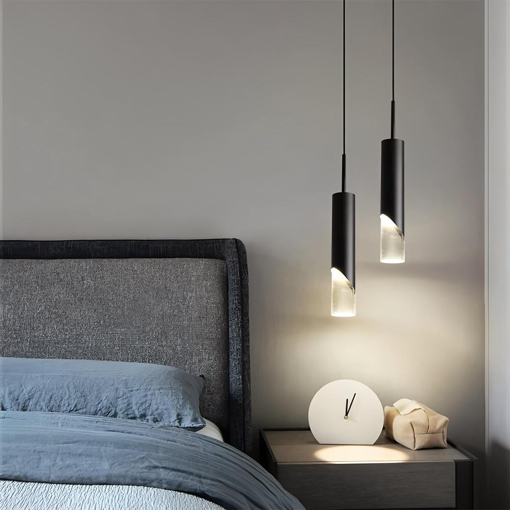 Lampada a sospensione moderna NovaLume con corpo in alluminio, paralume in acrilico e cavo regolabile