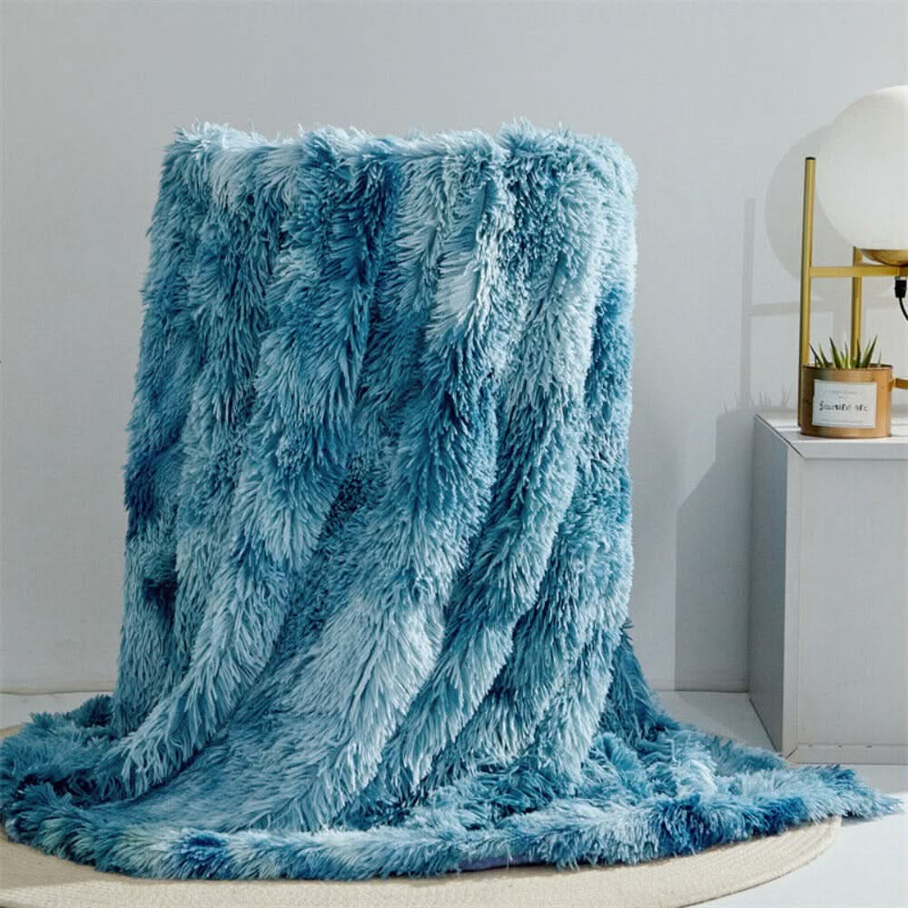 Soft artificial fur blanket with velvet-like warmth - Fioriscas