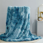 Soft artificial fur blanket with velvet-like warmth - Fioriscas