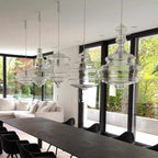 Závěsné svítidlo Aurelia Glass s propracovaným ručně vyráběným siluetovým designem  