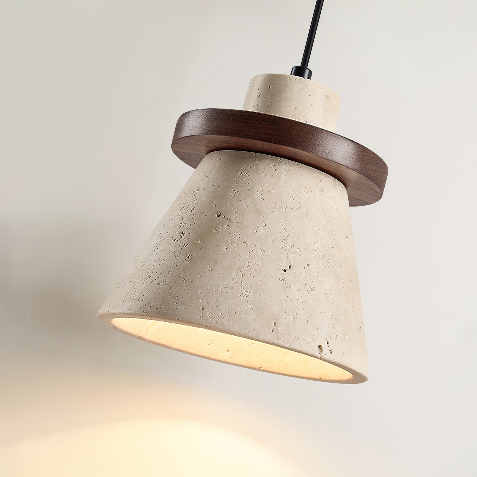 Lampada a sospensione Jovia in travertino | Fioriscas