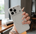 Smukłe, matowe etui MagSafe do iPhone'a - Fioriscas