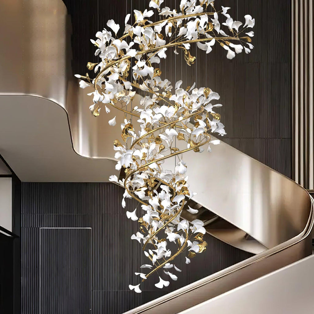 Olivia Moderner goldener Treppenhaus-Kronleuchter, Metall & Keramik | Fioriscas