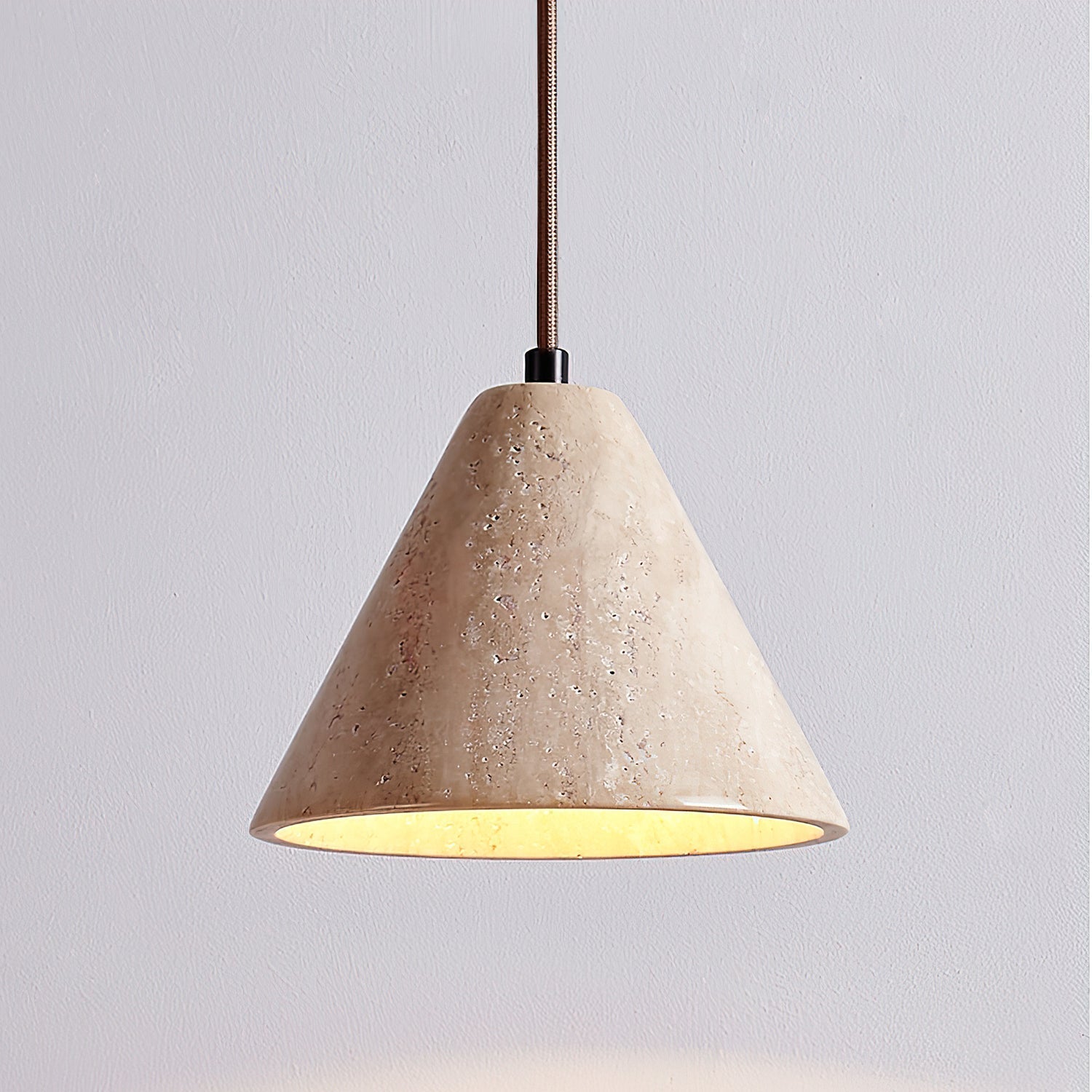 Cezoriel kegelvormige travertijn hanglamp | Fioriscas