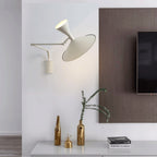 Lampada da parete NovaSwing, braccio orientabile, con spina e paralume satinato