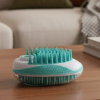 2-in-1 soap dispenser & massage brush for dogs - Fioriscas