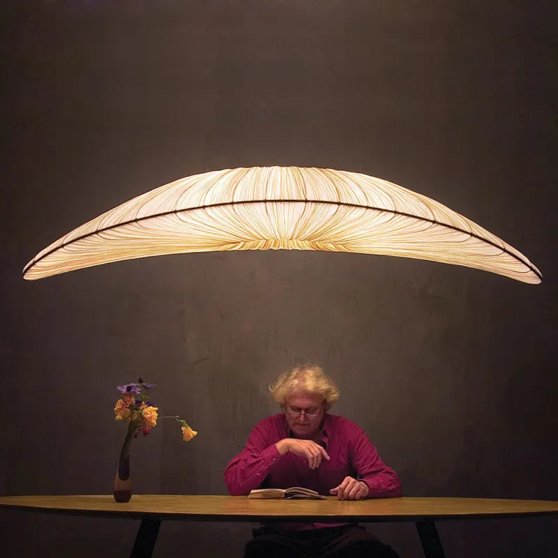Závěsné světlo Aurelia z ručně pletené látky do chodeb, bílé a béžové