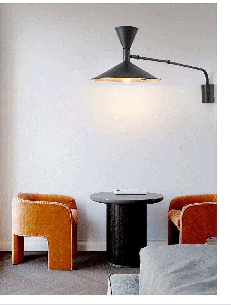 Lampada da parete NovaSwing, braccio orientabile, con spina e paralume satinato