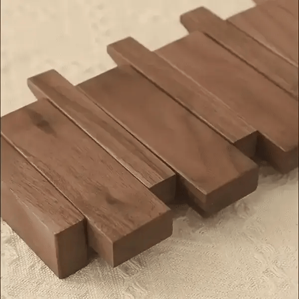 מתלה קיר LyraWood, עיצוב בהשראת פסנתר מעץ בוק או אגוז