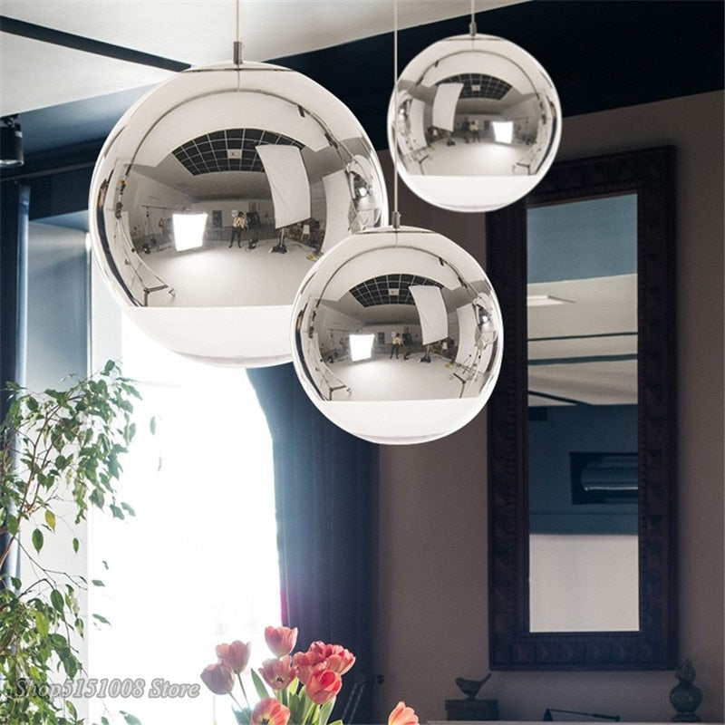 Suspension globe en verre LumaOrb, finitions argent, or et or rose