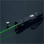 Laserpointer med høj effekt, USB-genopladelig, grøn stråle på 2.000 meter