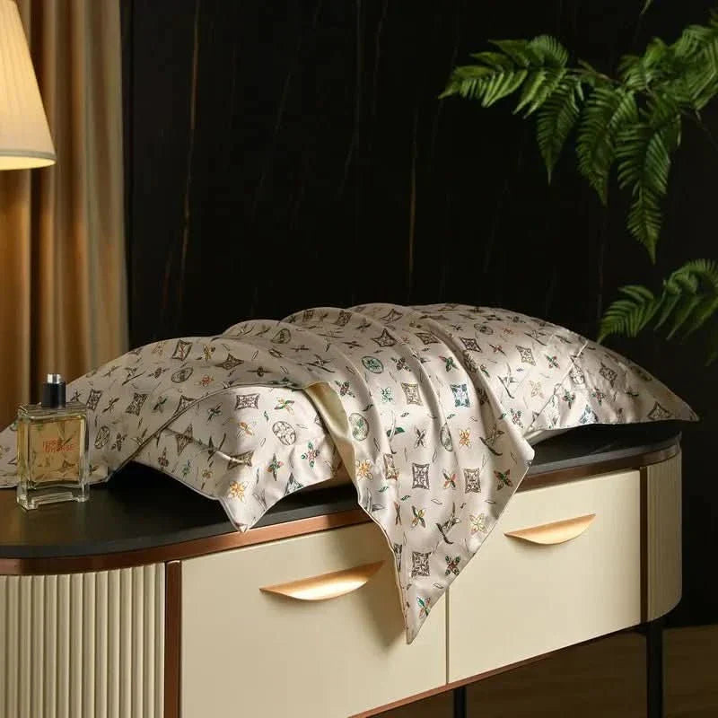 Mulberry Silk Pillowcase for Luxurious Sleep - Fioriscas