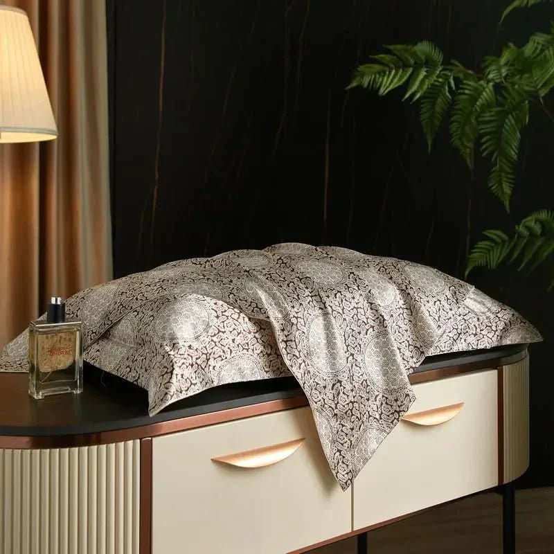 Mulberry Silk Pillowcase for Luxurious Sleep - Fioriscas