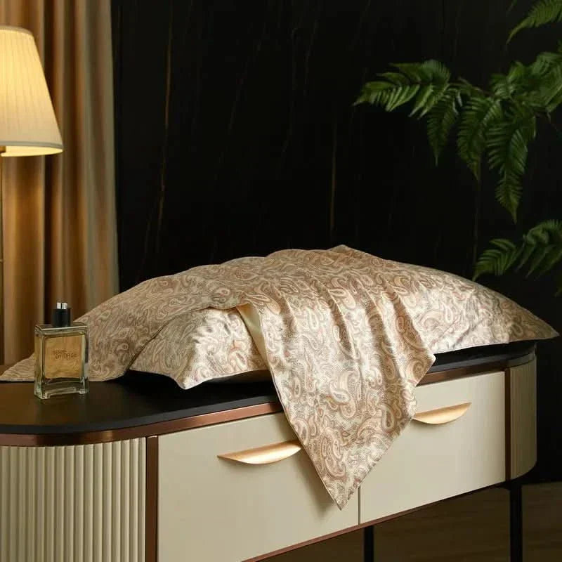 Mulberry Silk Pillowcase for Luxurious Sleep - Fioriscas