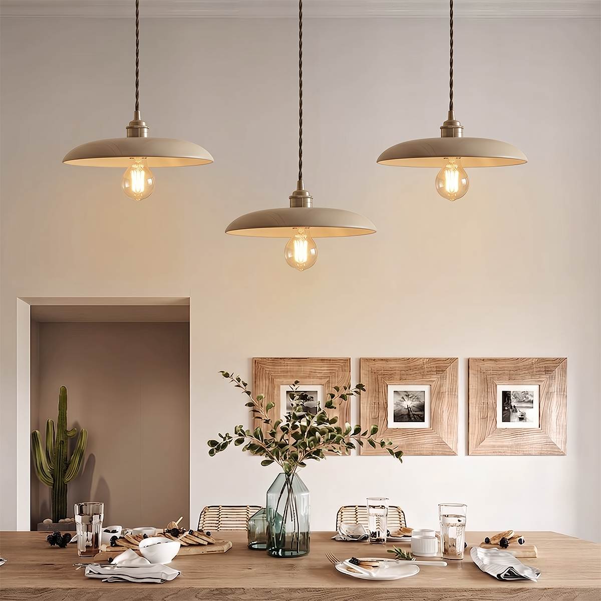 Lampada a sospensione WoodLumen a cupola con accenti in ottone e luce calda