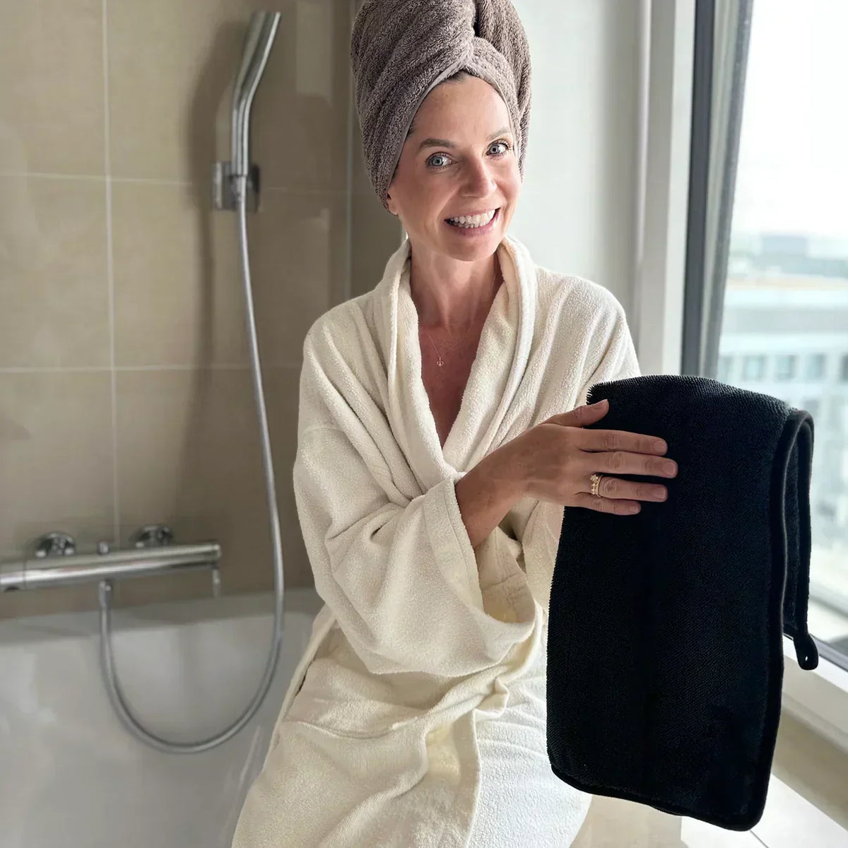 LustraSpa Extra Großes Trockenhandtuch für Duschen – Einfach zu benutzen | Fioriscas