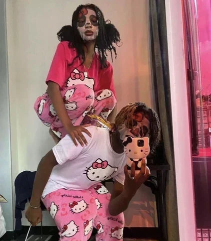 Hello Kitty Viral Nova -yöpuku – kaksiosainen yöasuversio