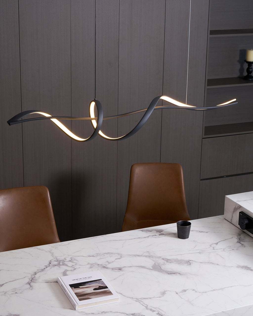 Suspension LED noire moderne Aveline | Fioriscas