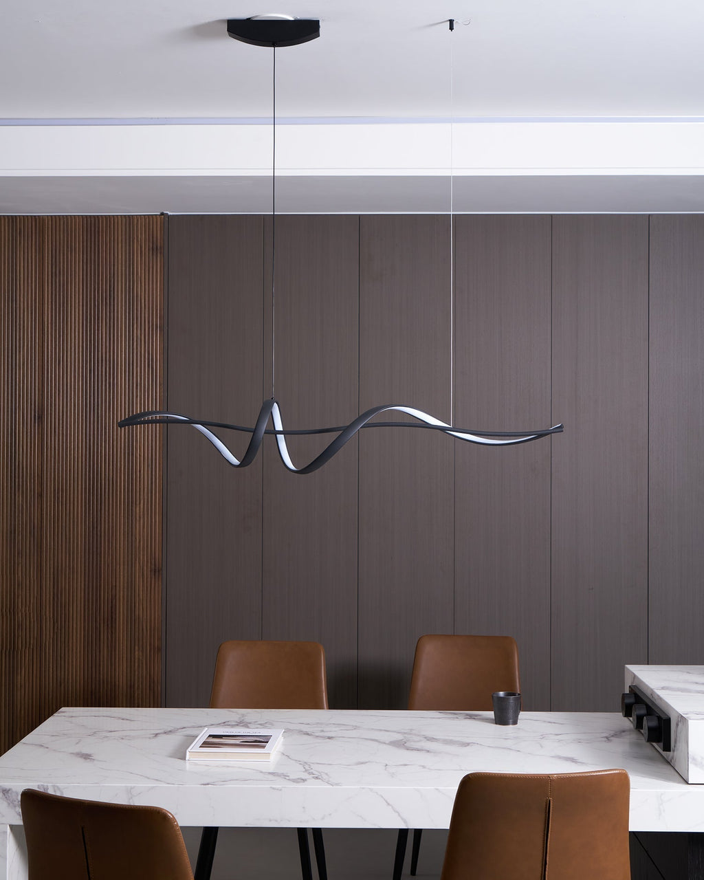 Suspension LED noire moderne Aveline | Fioriscas
