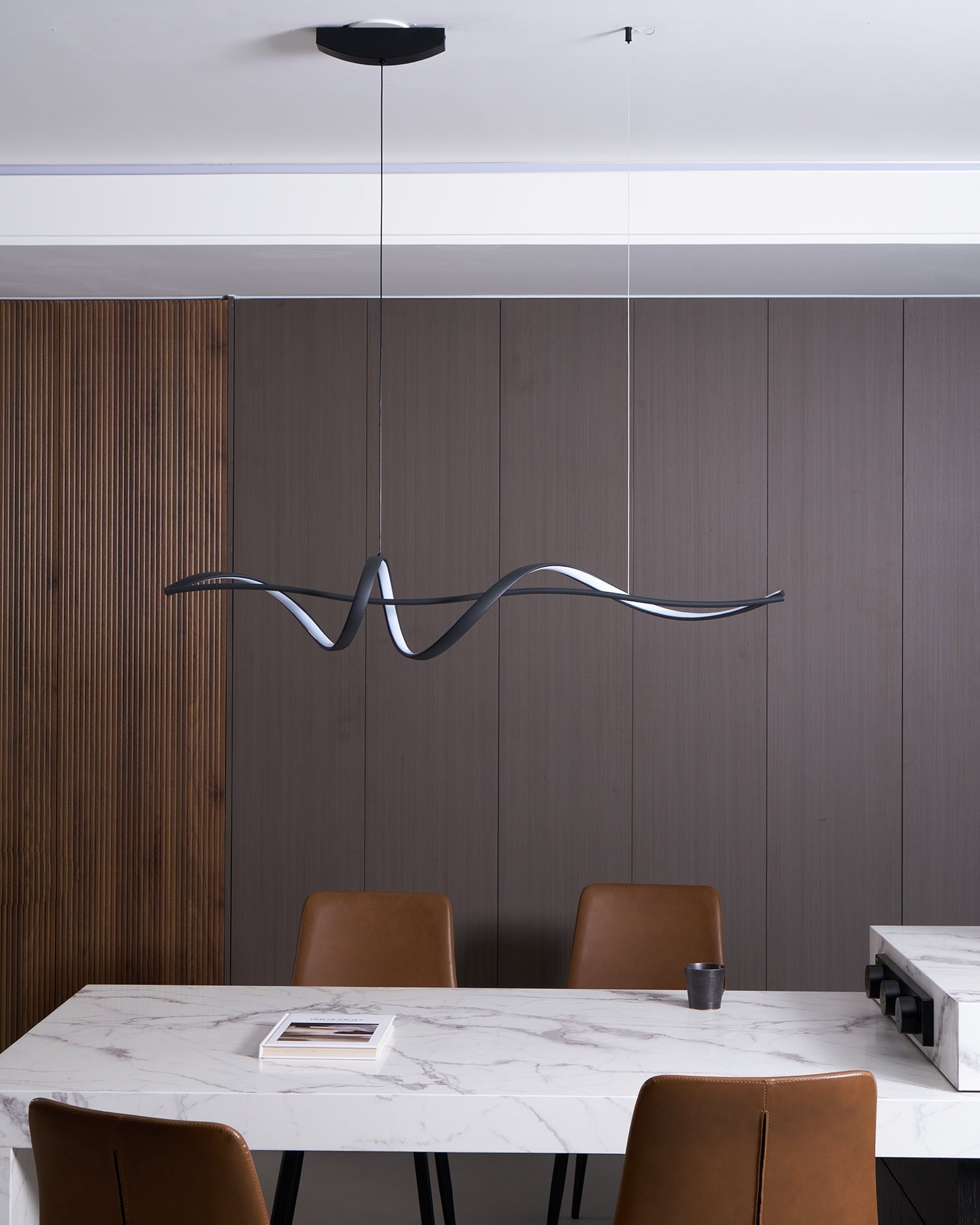 Suspension LED noire moderne Aveline | Fioriscas