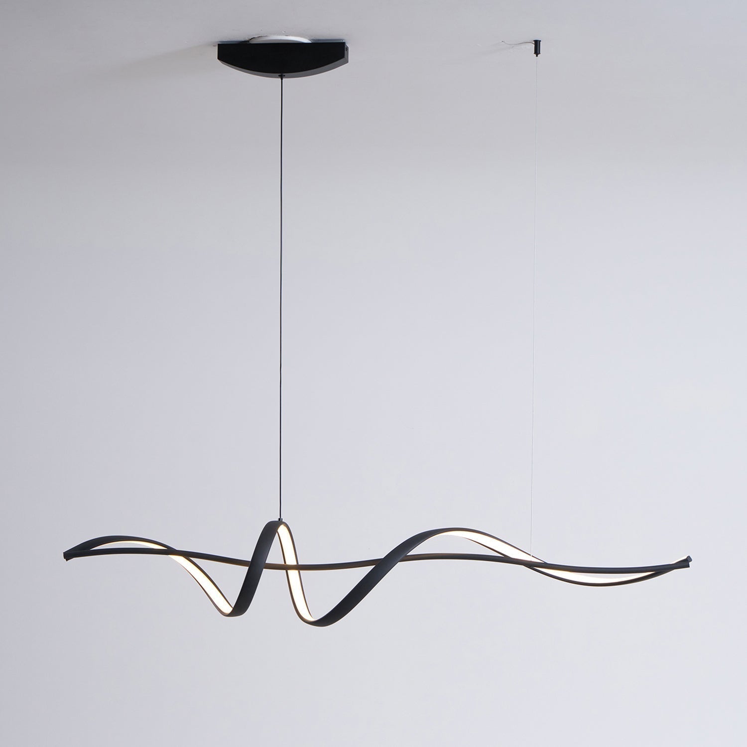 Suspension LED noire moderne Aveline | Fioriscas