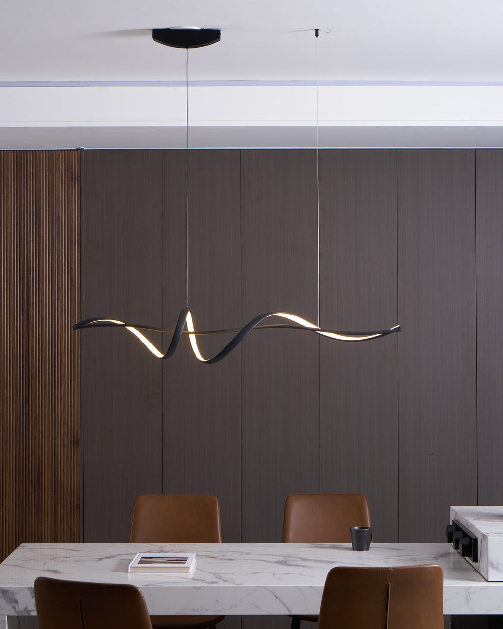 Suspension LED noire moderne Aveline | Fioriscas