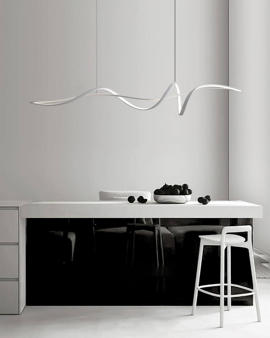 Suspension LED noire moderne Aveline | Fioriscas
