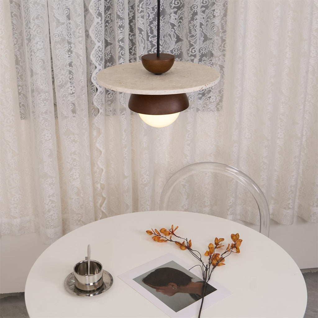 Lampada a sospensione Ritta con globo in vetro e travertino | Fioriscas