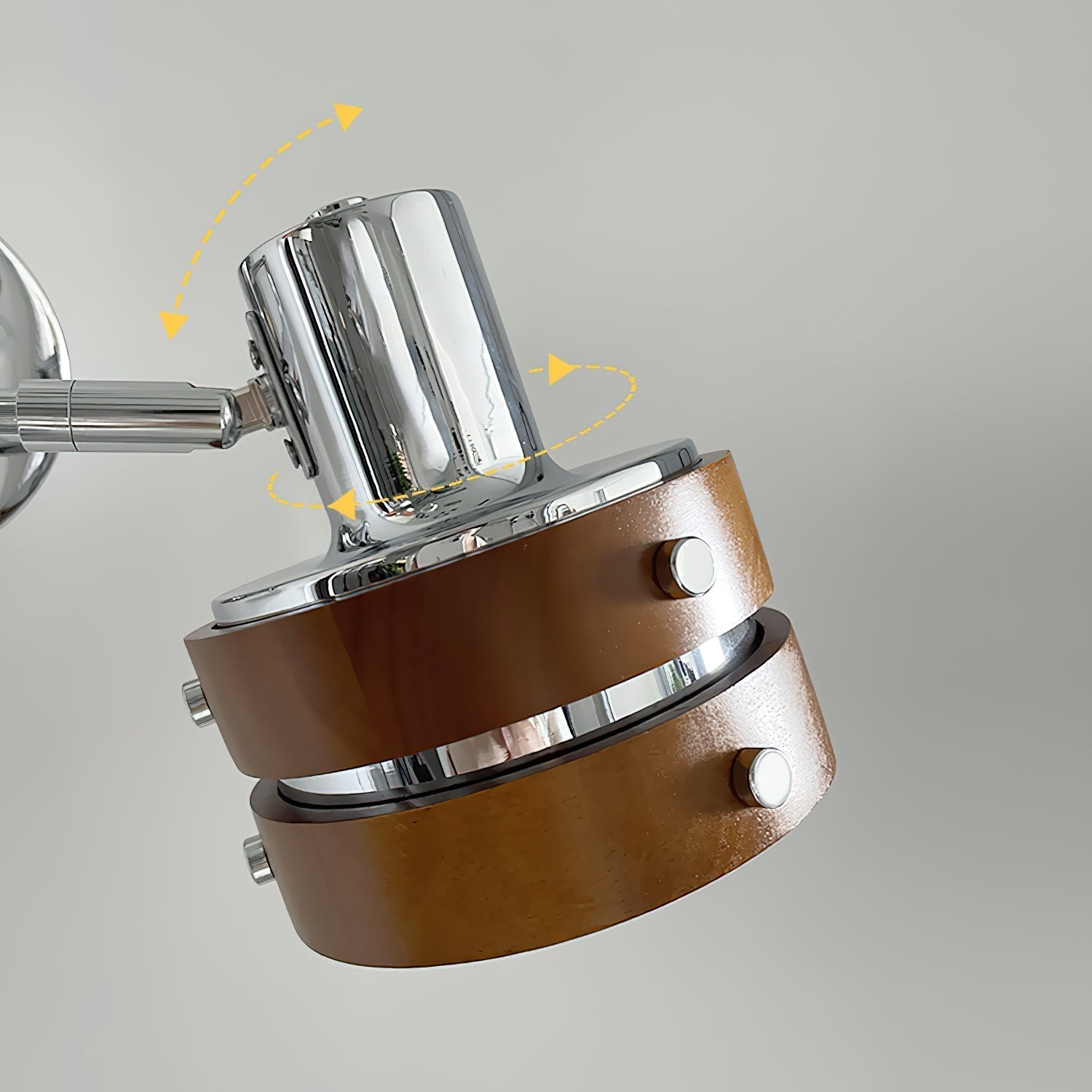 Nástěnná lampa kov a dřevěné stínidlo ve tvaru sudu nastavitelná středověká | Fioriscas