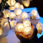 Warm LED String Lights with Artificial Roses for Valentine's Day Decoration - Fioriscas