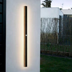 Applique murale noire élégante, luminaire LED Nyx pour murs extérieurs
