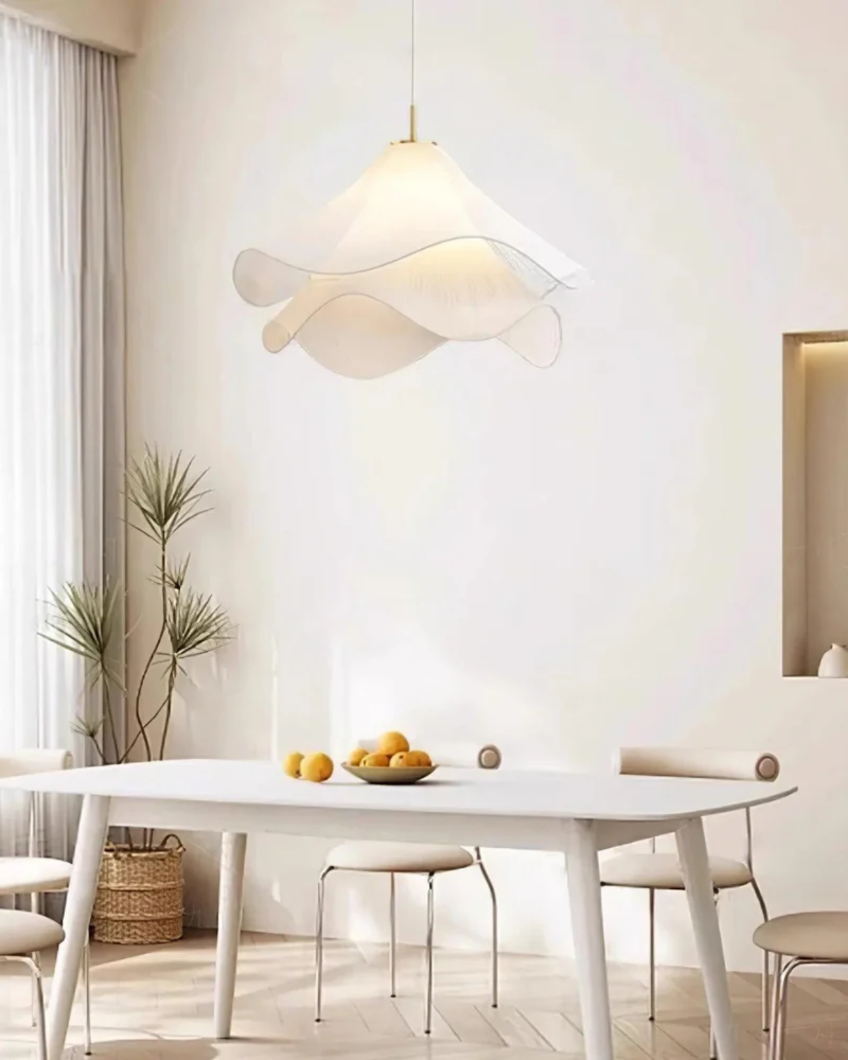Hanglamp, Kirra-lampenkap van gelaagde stof met bloembladvorm, twee maten