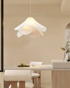 Hanglamp, Kirra-lampenkap van gelaagde stof met bloembladvorm, twee maten