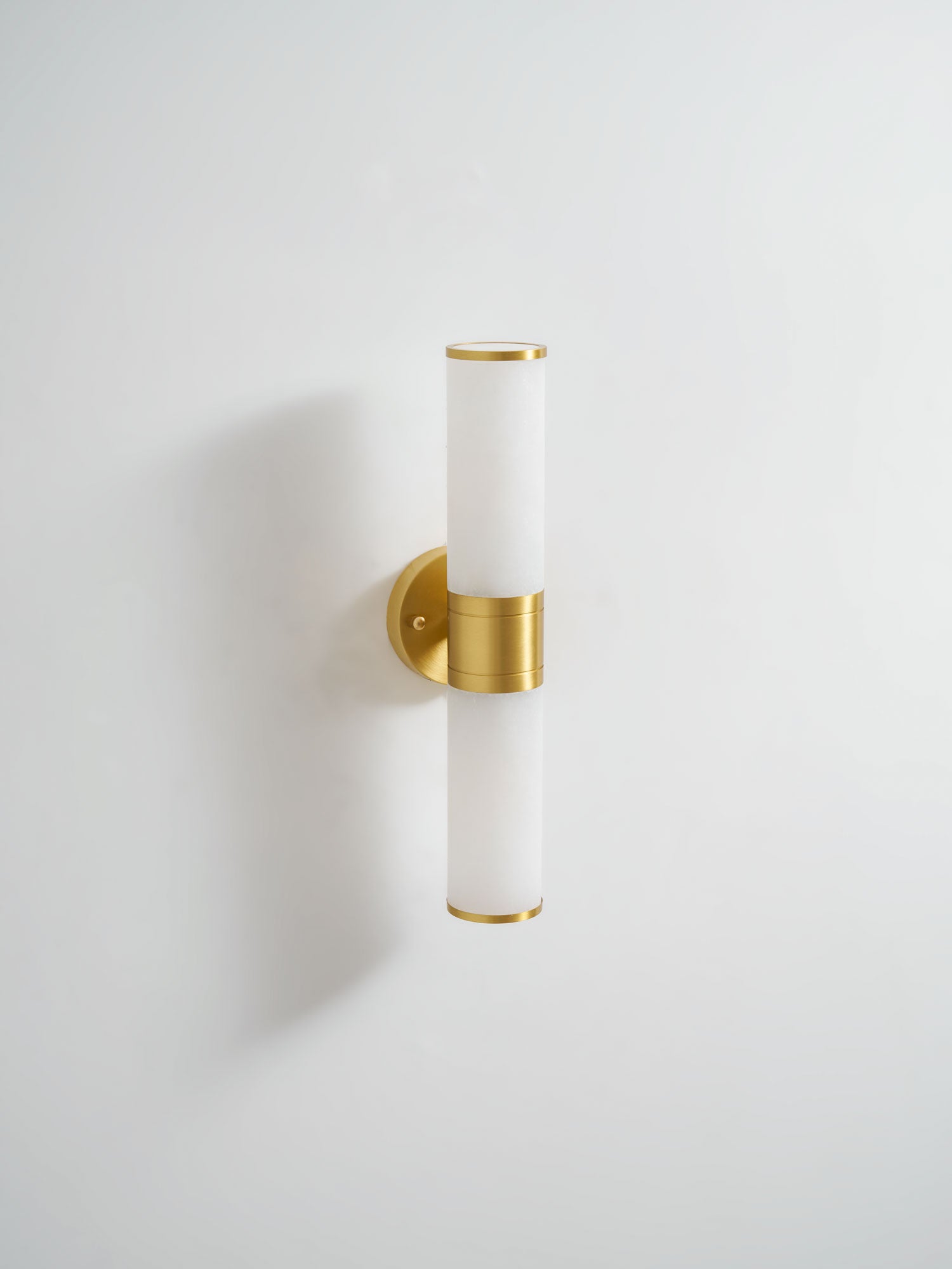 Applique murale minimaliste en albâtre Kaia | Fioriscas
