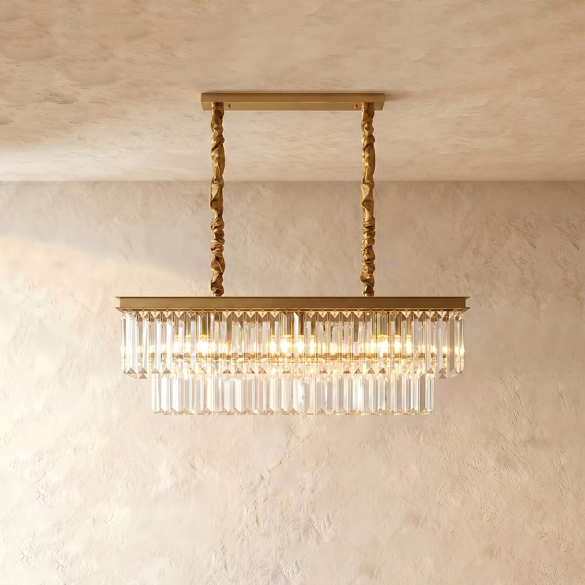 Lampadario Lumiere Crystal Halo che emana fascino hollywoodiano in nero o oro