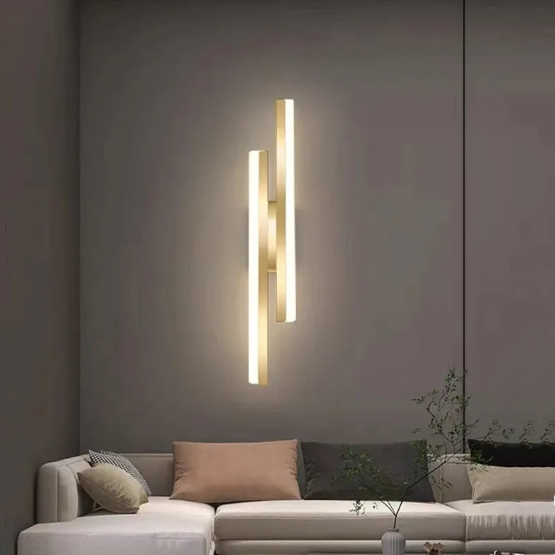 Nástěnné LED svítidlo LumiGlow, minimalistické nástěnné světlo do chodby ve zlaté nebo černé barvě