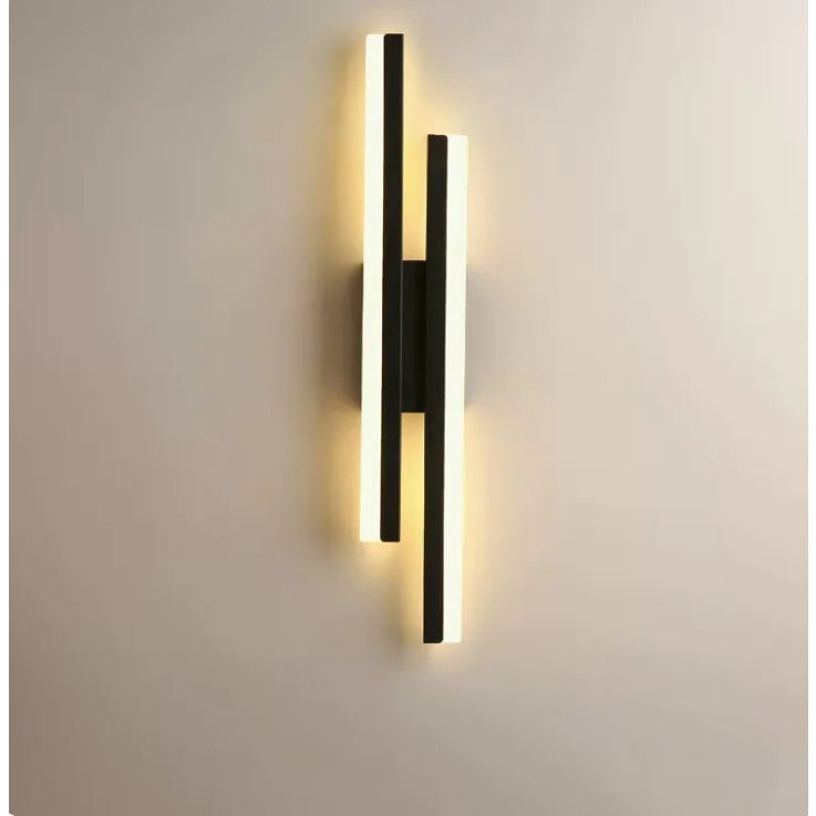 Nástěnné LED svítidlo LumiGlow, minimalistické nástěnné světlo do chodby ve zlaté nebo černé barvě