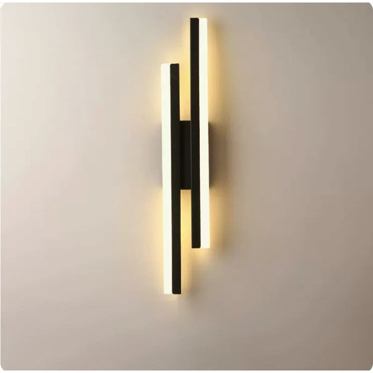 Nástěnné LED svítidlo LumiGlow, minimalistické nástěnné světlo do chodby ve zlaté nebo černé barvě