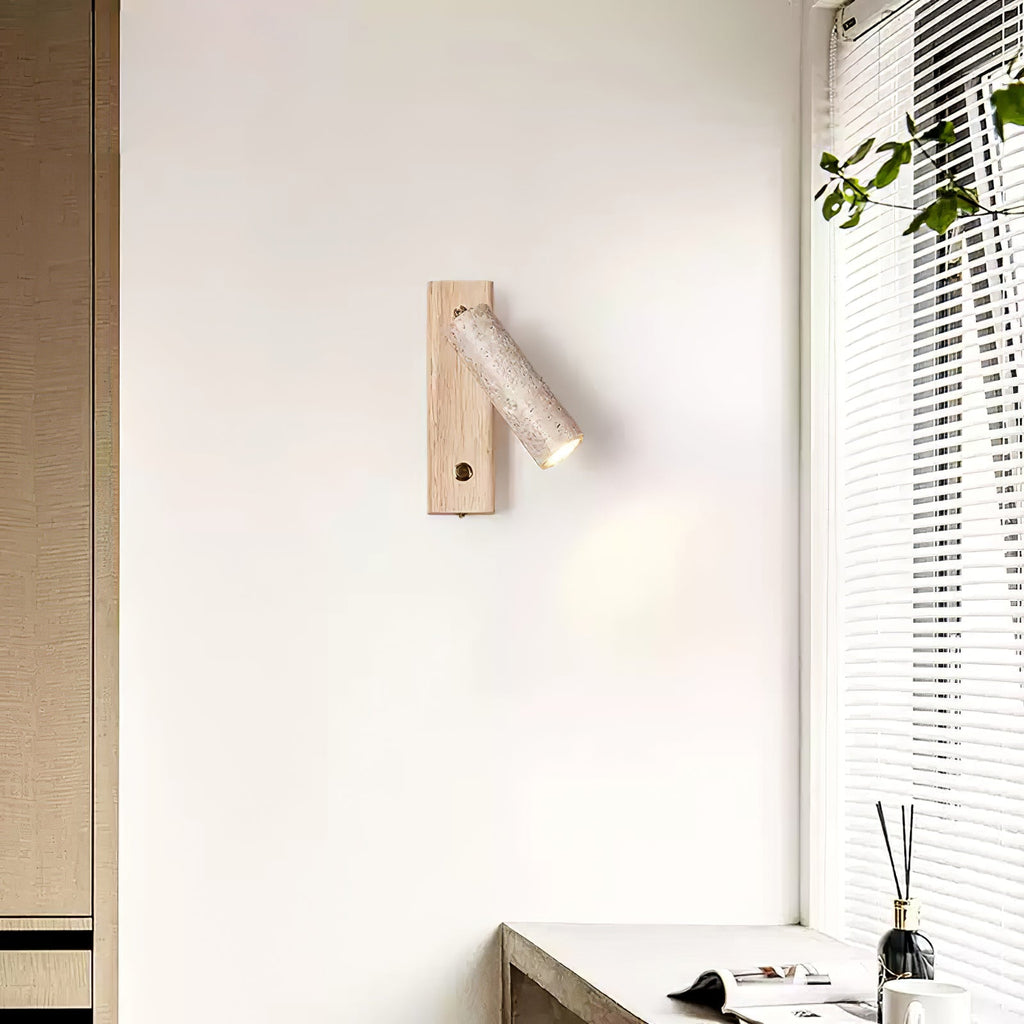 Applique murale cylindrique en travertin avec spot Ornoria | Fioriscas