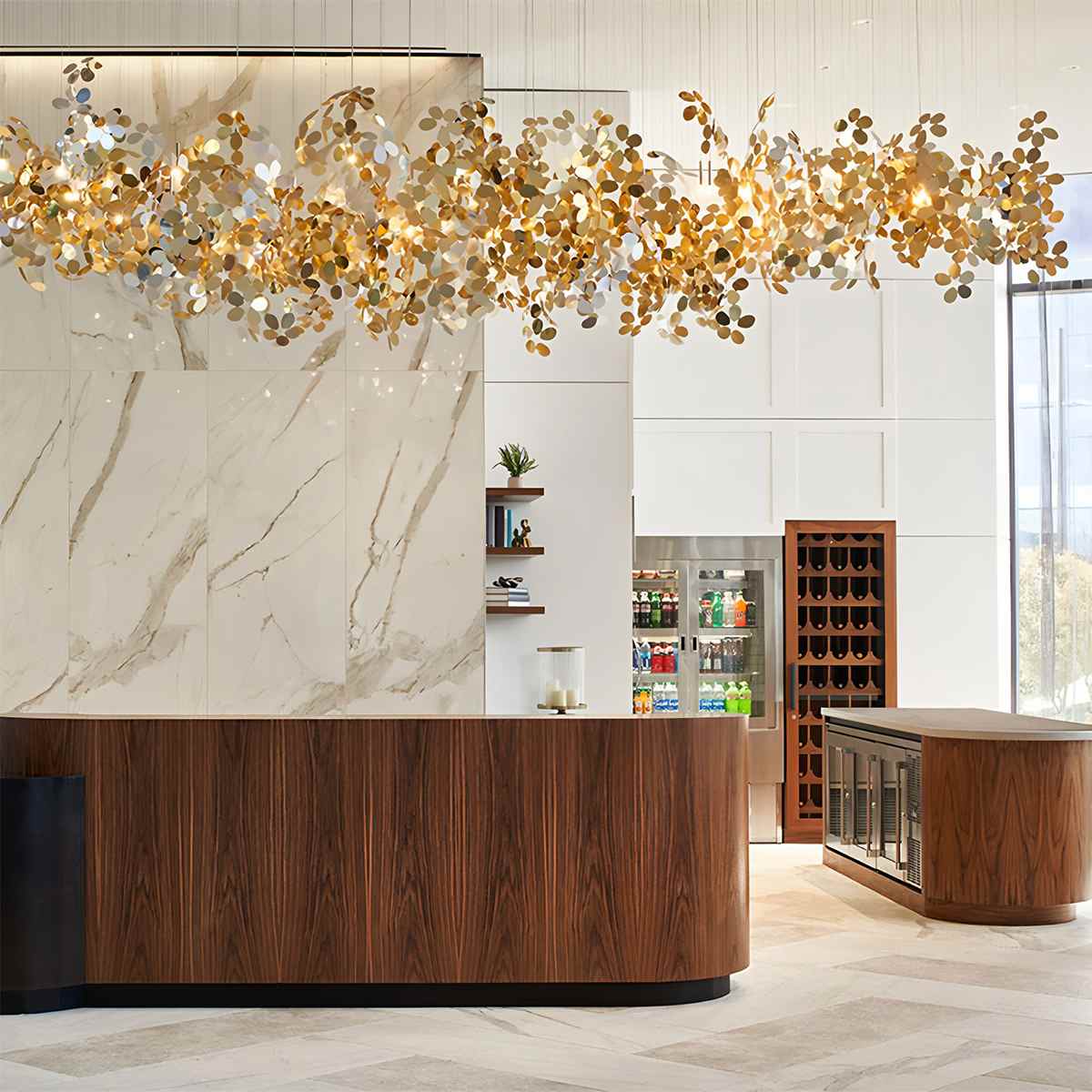 Candeeiro de Teto Luxori Disc com Acabamento em Dourado e Cromo para Interiores Modernos  