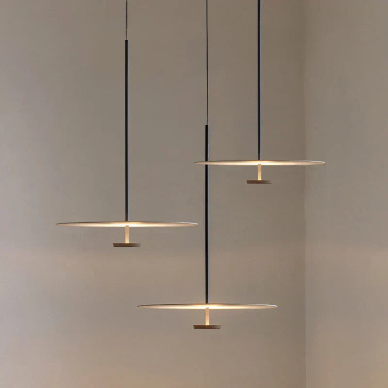 Lampada a sospensione moderna ad anello per soggiorni, plafoniera AstraLuma