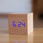 Réveil numérique en bois, VerdiaCube avec affichage LED de l’heure, de la date et de la température