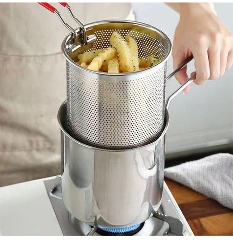 Stainless steel deep fryer with anti-scald handle & oil-saving design - Fioriscas