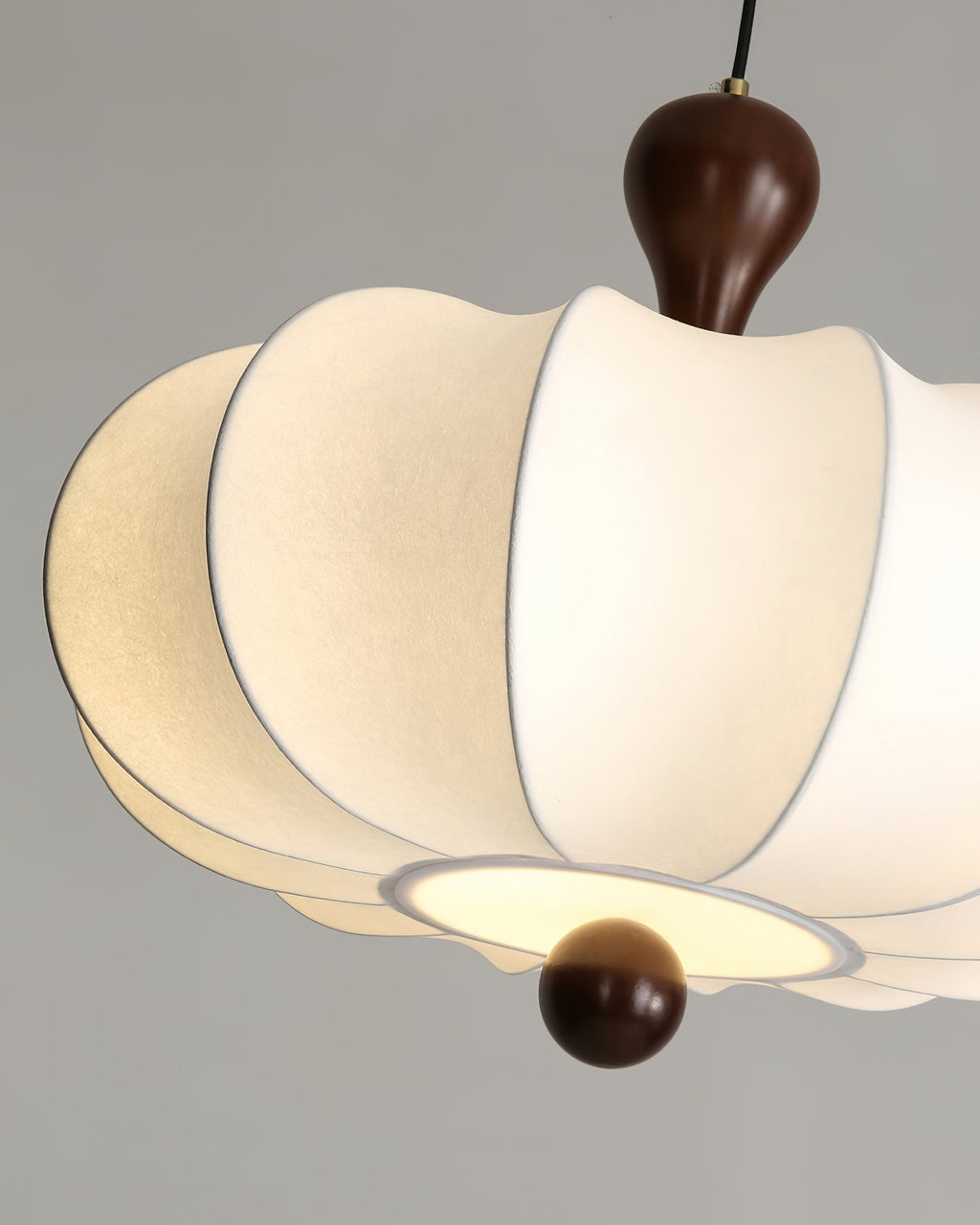 Jovian White Sculpted Pendant Lamp | Fioriscas