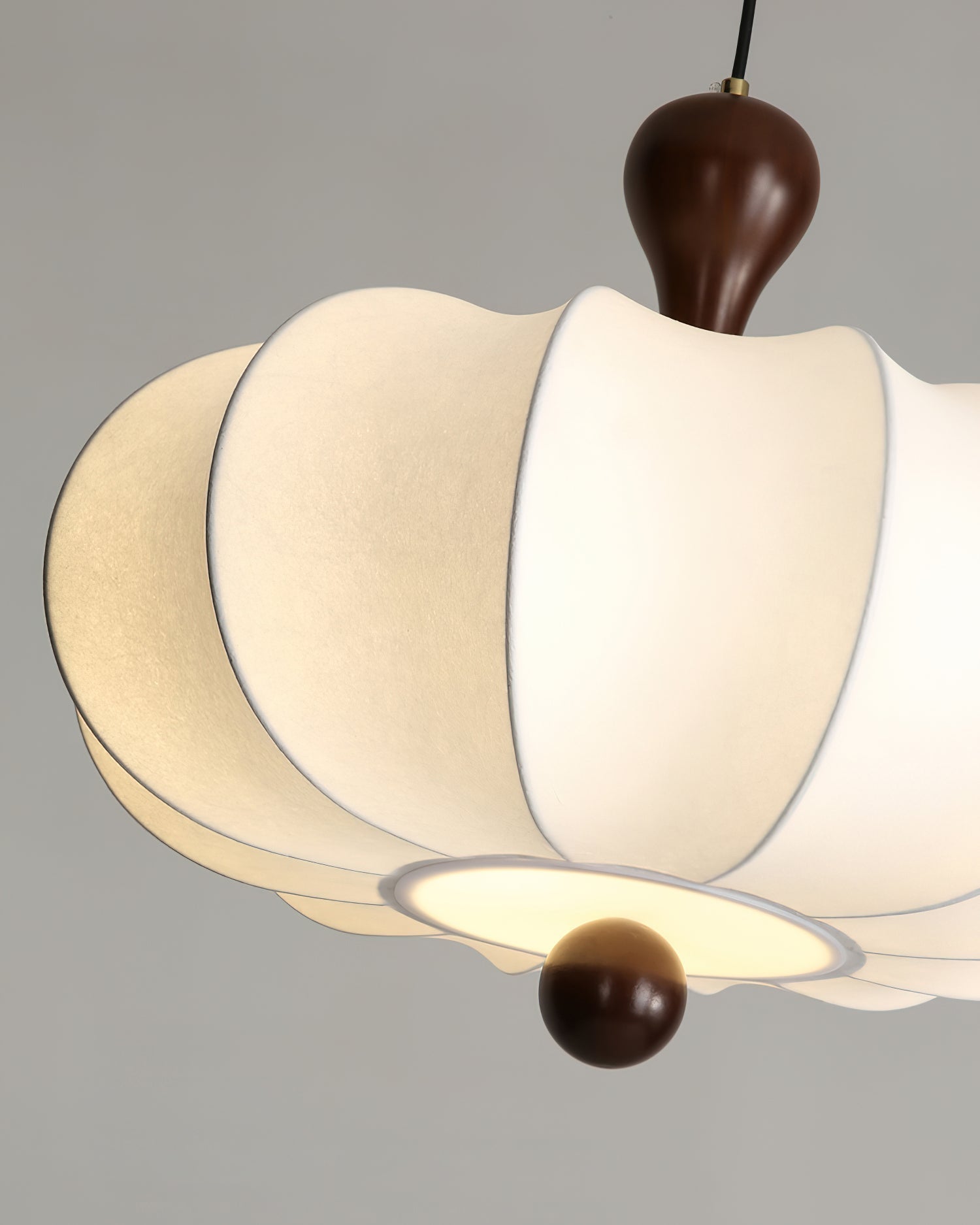 Jovian White Sculpted Pendant Lamp | Fioriscas