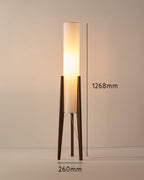 מנורת רצפה NovaOak עם בסיס עץ, אהיל בד ונורת LED בגוון חם-קר עם עמעום