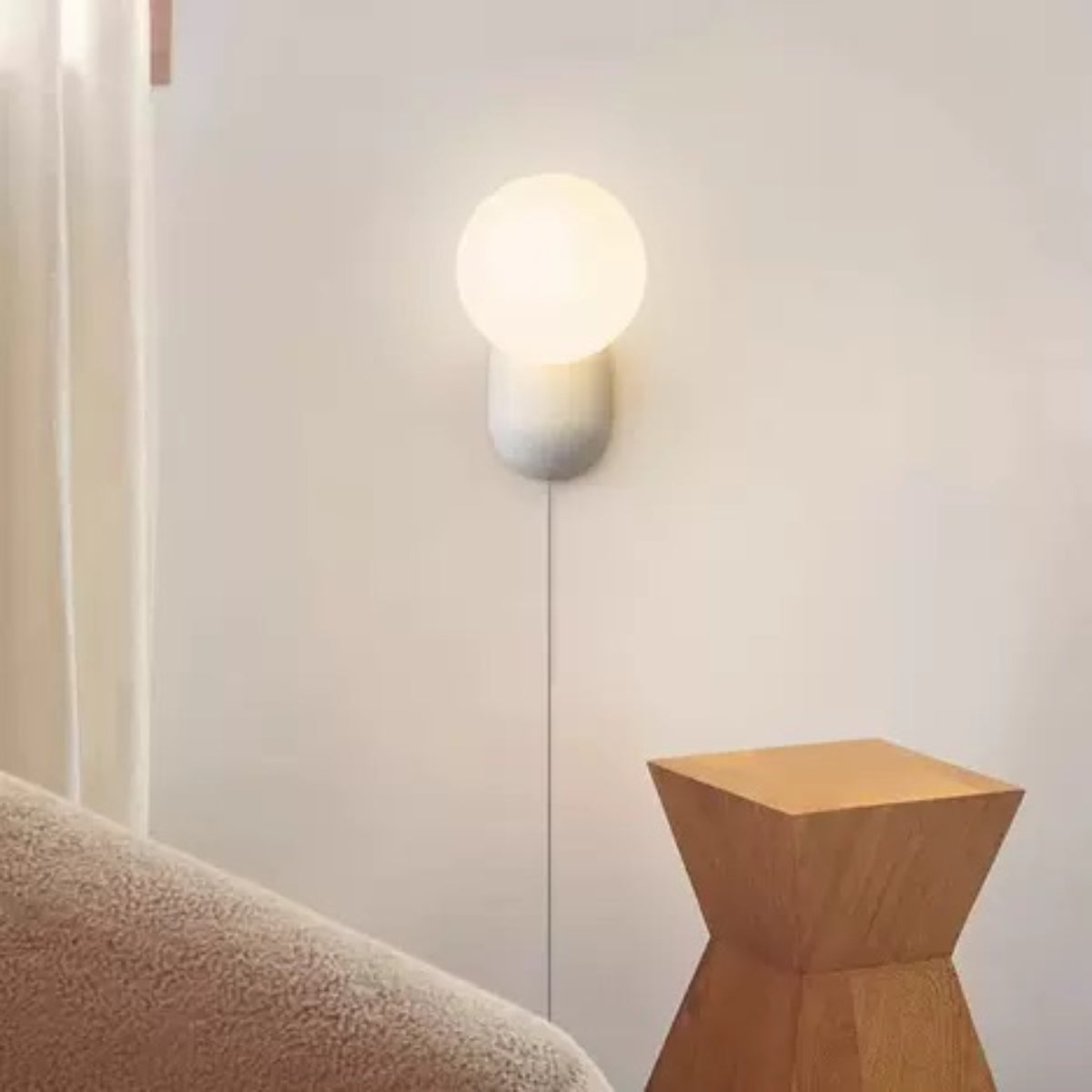 Lampada da parete moderna a LED Valentina in resina e vetro per camera da letto/soggiorno | Fioriscas