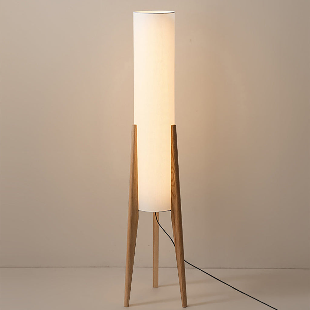 Lampada da terra Liora, base in noce con paralume in tessuto e LED dimmerabile