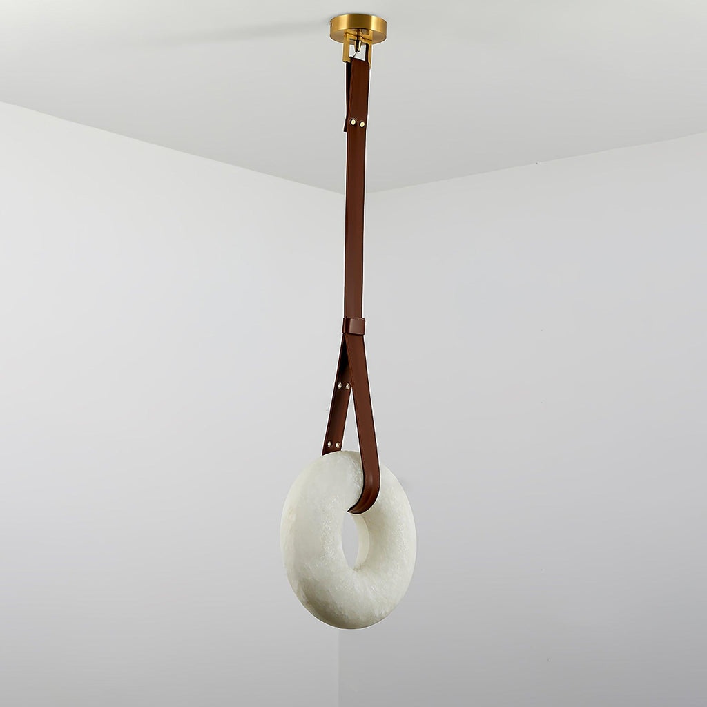 Lampada a sospensione Étoile con anello in alabastro e cinturini in pelle stile scandinavo | Fioriscas