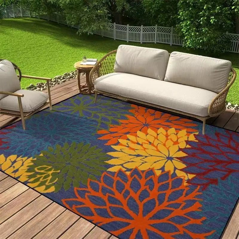 Elegant blommig utomhusmatta för terrasser, halkfri design och komfort i alla väder - Fioriscas